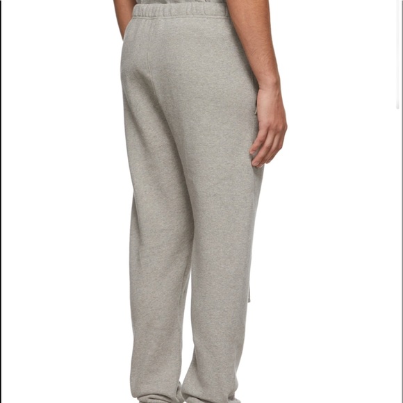 SOLD L2 NWT UNISEX Fear of God Essentials joggers pants Dark Heather Oatmeal - Picture 4 of 5